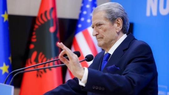 Protesta/ Berisha pranon se u braktis: Ai nuk ishte miting, por foltore! Vijnë ata që duan të vijnë