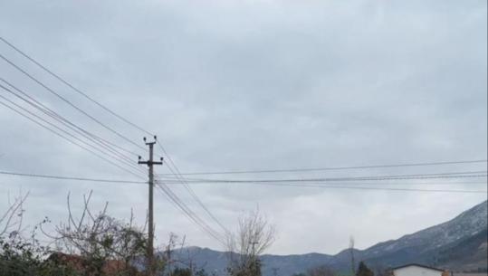 Moti i keq në Lezhë/ Pa energji disa fshatra në Kurbin, problematikë mbetet aksi rrugor Rreshen - Bukmirë! Në Kaçinar dhe Fan janë dëmtuar disa ura