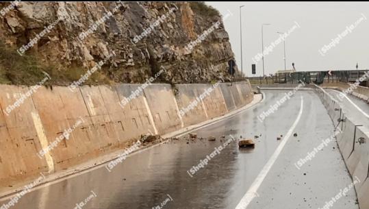 Reshjet në vend/ Në qarkun e Kukësit rrugët të kalueshme! Rritet niveli i ujit në liqenin e Fierzës