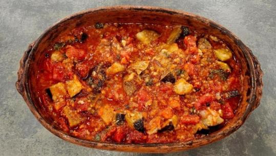 Jahni dimërore plot shije me mish viçi dhe patëllxhanë nga zonja Albana