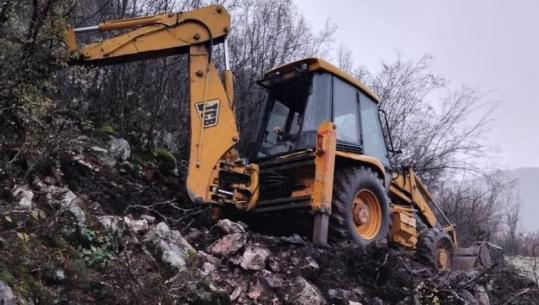 Reshjet e shiut shkaktojnë rrëshqitje dherash në Librazhd, grupet e punës në terren për zhbllokimin e rrugëve