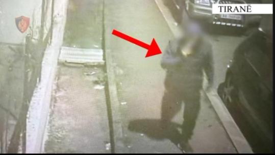 Tiranë/ Tentoi t’i vidhte me dhunë sendet personale një personi, pranga 30-vjeçarit (VIDEO)