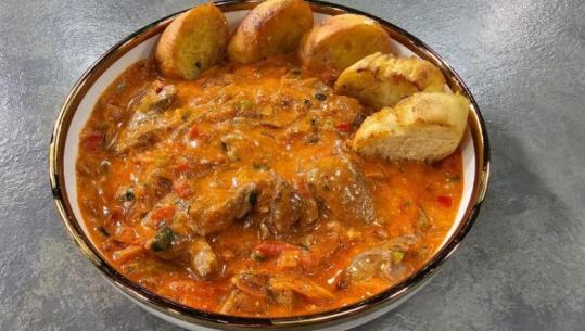 Gjellë me mish viçi / Sekretet e gulashit hungarez nga zonja Albana