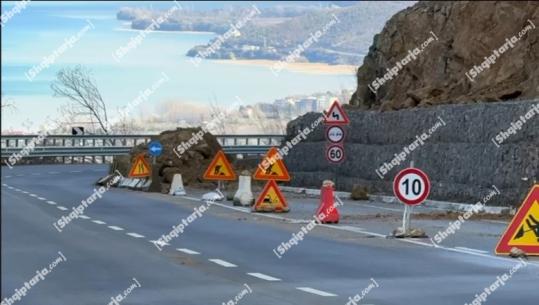 Moti i keq/ Sërish rrëshqitje dherash dhe inertesh në aksin Qukës-Qafë Plloçë (VIDEO)