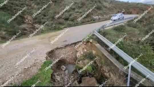 Rrëshqitje inertesh në segmentin Tranoshishtë-Krinë në Gjirokastër, ekipi i emergjecave në terren për hapjen e qarkullimit