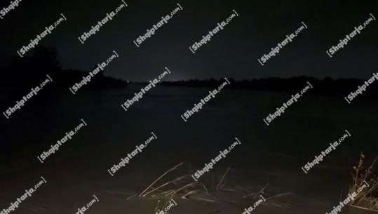 Moti i keq/ Vjosa arrin në pikën 8.25 metra, 10 banesa të përmbytura në Novoselë dhe Fitore