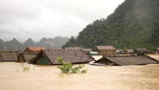 52 viktima nga përmbytjet, situatë dramatike në Vietnam 