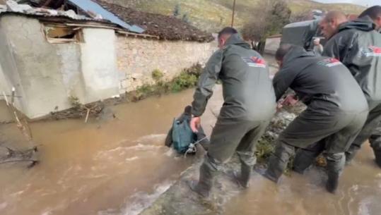 Konfirmohet viktima e parë nga moti i keq, 75-vjeçarja mbytet në përroin e fshatit Proger në Devoll