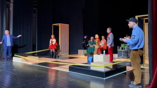 'Shumë pak vrasës', komedia premierë në teatrin 'Skampa'! Regjisorja Kostani: Kaloi pritshmëritë e mia