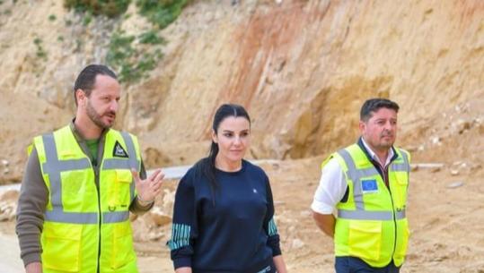 ‘Ke një plehrë aty që flet’, Balluku i dikton vartësit se kur duhet të shpallen fituesit për Unazën e Madhe! Berberi: Kanë kërkuar mediat informacion! Ministrja: Të plasi tr*pi