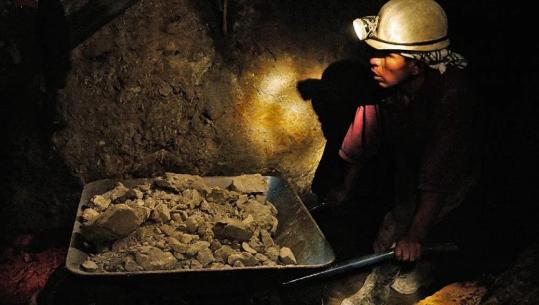 Kinë/ Gjeologët zbulojnë një nga rezervat më të mëdha të arit në botë