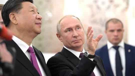 Putini dhe ‘strategjia e anakondës’: Si po e ‘shtrëngon’ Evropën duke kopjuar lëvizjet e Kinës kundër Tajvanit