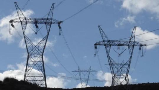 Probleme me fiderat e nënstacionit në Farkë, mbesin pa energji elektrike disa zona të Tiranës