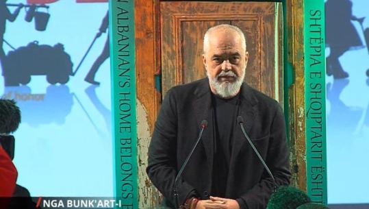Ekspozita 'Besa' në Bunk’Art 2, Edi Rama: Zoti bekoftë ata që shpëtuan hebrenjtë nga nazistët dhe Shqipërinë nga turpi!
