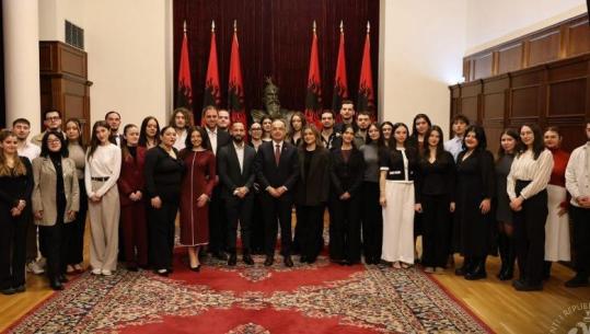 Presidenti Begaj pret aktivistët e diasporës nga 11 shtete të ndryshme të SHBA-ve: Çdo kontribut i juaji është i mirëpritur