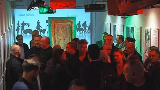 Shtatë familje shqiptare që shpëtuan hebrenj gjatë pushtimit nazist morën pjesë në çeljen e ekspozitës 'Besa' në Bunk'Art 2