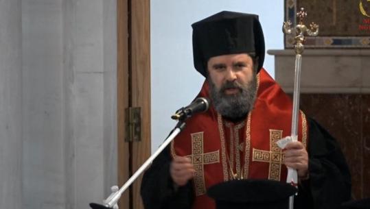 Mbahet shërbesa e Flamurit në Katedralen ‘Ngjallja e Krishtit’, Fortlumturi Joani thirrje të rinjve të mos largohen: Jemi bekuar me një vend të bukur