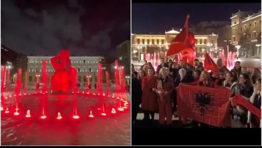 Shqiptarët festuan Ditën e Pavarësisë në sheshin 'Syntagma' në Greqi me ...