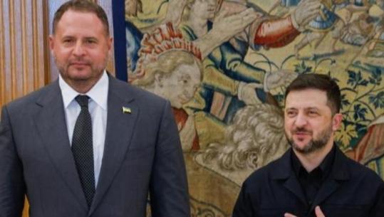 Dha dorëheqjen pas skandalit të korrupsionit, krahu i djathtë i Zelenskyt përmendej në përgjime si 'Ali Baba'! Ishte kryenegociator në bisedimet për paqen