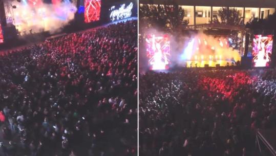 Nata e Bardhë 'ndez' Tiranën, koncerti sjell atmosferë festive, qytetarët mbushin 'Sheshin Skënderbej'