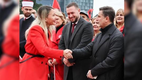 E kritikoi për koshat e plehrave, Braçe nxjerr foton me Anuela Ristanin: Ishte gëzim i madh…