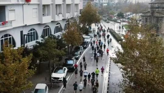 Vrapojmë për Pavarësinë, pamjet nga maratona që përmbylli festimet e Pavarësisë në Vlorë (VIDEO)