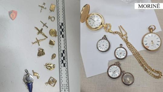 ​​​​​​​Kukës/ Bizhuteri floriri dhe ora kontrabandë arrestohet në Morinë 33-vjeçari! Vlera e tyre 50 mijë euro