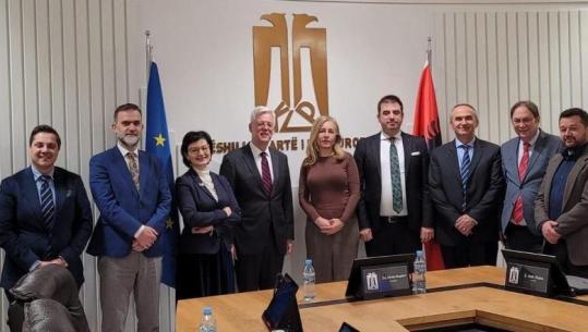 Ambasadori gjerman takohet me kryetaren e KLP-së, Bergner: SPAK, sukses të jashtëzakonshëm në luftën kundër korrupsionit