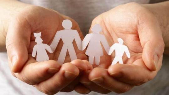 Për herë të parë një projektligj për familjet kujdestare, Ministria e Shëndetësisë: Një hap që garanton se asnjë fëmijë nuk mbetet pa kujdes