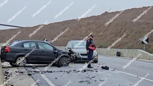 Aksident i katërfishtë në aksin Maqellarë-Peshkopi, 2 të lënduar! Shkak dyshohet lagështira në rrugë