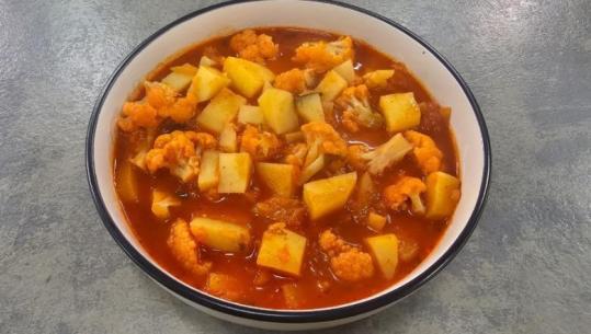 Jahnia perfekte me lulelakër dhe patate nga zonja Albana