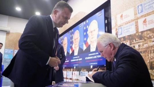 Balla në promovimin e librit të ambasadorit Christopher Hill: Roli i tij i rëndësishëm për Ballkanin gjatë luftës në Kosovë