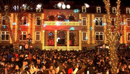 ‘Dhjetori i festave’, Shkodra dhuron spektakël në ceremoninë e ndezjes së dritave