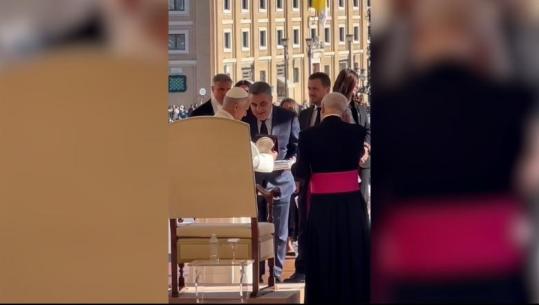 Ministri Blendi Gonxhja në Dëgjesën Jubilare të Papa Leone XIV: Falënderim për vëmendjen ndaj kulturës shqiptare
