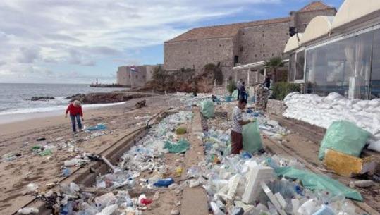 Mbetjet e Shqipërisë ndotën plazhin e Dubrovnikut, Kroacia mund të ngrejë padi 