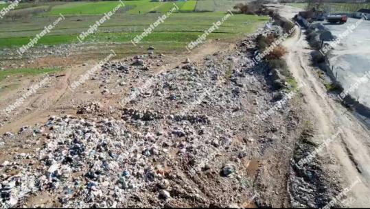 Pogradec/ Ndotje alarmante në fshatin Çërravë, çahet diga e rezervuarit dhe nxjerr tonelata me plehra në tokat bujqësore (VIDEO me dron)