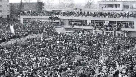 Skënder Minxhozi: Dhjetorin ta kujtojmë për çfarë fituam, po edhe për çfarë humbëm