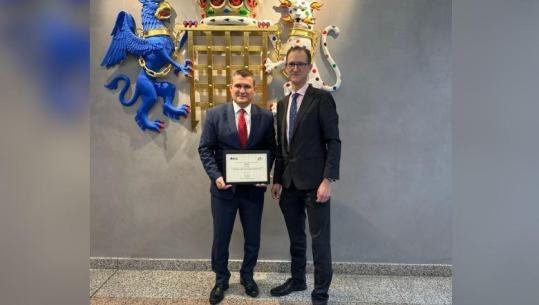 Dumani vlerësohet me çmim nga Agjencia Kombëtare kundër Krimit e Mbretërisë së Bashkuar: Ka treguar integritet dhe guxim