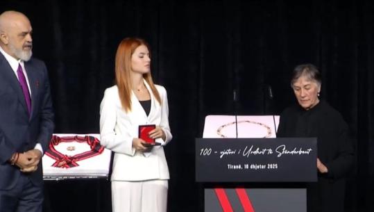 Rama i jep medalionet e 100 vjetorit të 