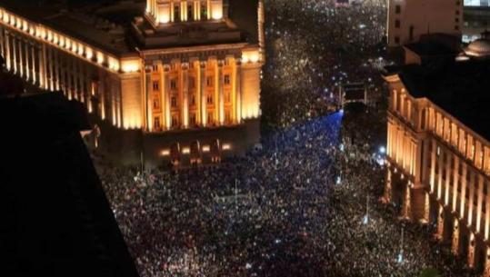 Bullgari, 50 mijë persona në shesh, protestë kundër qeverisë