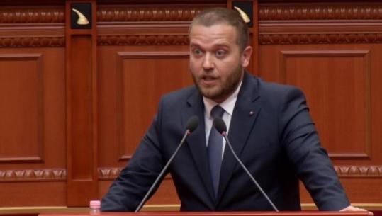 'Ke folur nën himnin grek'/ Deputeti i PS-së i kthehet Berishës: Të shoh në sy dhe të sfidoj për ligj e kanun, për atdhe e flamur (VIDEO)