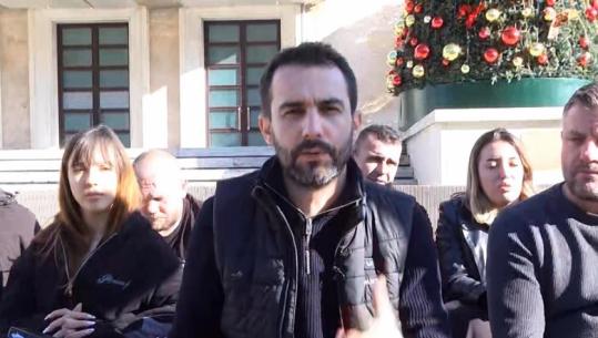 Protesta përpara kryeministrisë/ Lapaj për Report Tv: Kushdo mund të na bashkohet dhe Qori! Me Shabanin, Berisha i shërbeu Ramës