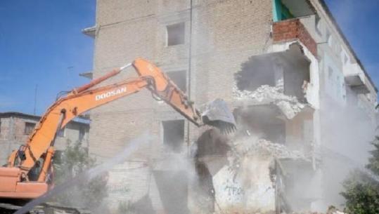 Dëmtuan buxhetin duke marrë fonde për punime fiktive, Gjykata e Tiranës lë në arrest shtëpie 3 zyrtarët e Bashkisë! Detyrim paraqitjeje për 5 të tjerë