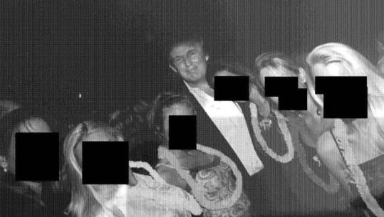 Dosja Epstein, Trump në foto i rrethuar nga gra, publikohen detaje të reja 