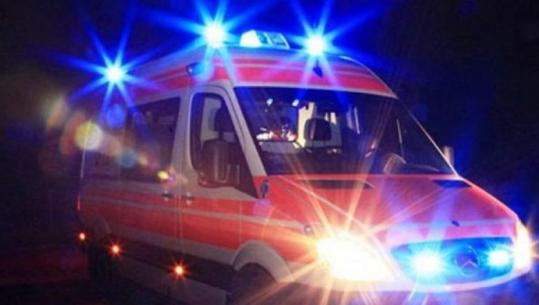 Pogradec/ Humbi kontrollin e automjetit dhe u përplas me murin, plagoset shoferi dhe pasagjeri