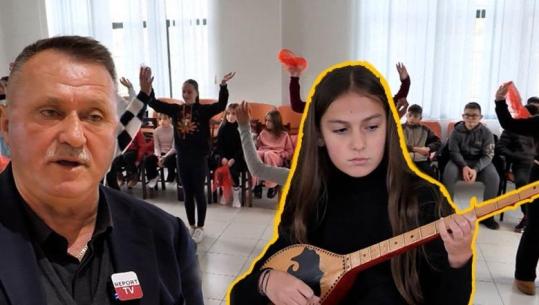 Dita e Llesh Prengës në 'Një nga ne', rapsodi që u mëson çiftelinë 106 nxënësve: E kam pasion dhe mision! Folklori duhet të futet në lëndën e muzikës!