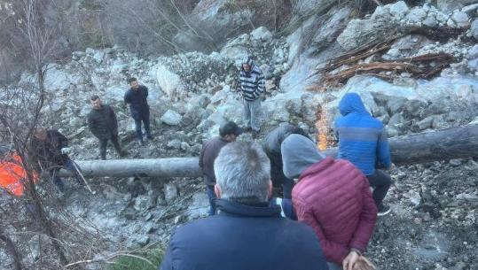 Nis riparimi i ujësjellësit të dëmtuar në Mirditë! Tubacioni u dëmtua si pasojë rreshqitjes së një masivi shkëmbor në zonën Fanit