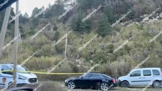 Vlorë/ Merr flakë makina në Llogara, digjet një person brenda, policia në vendngjarje