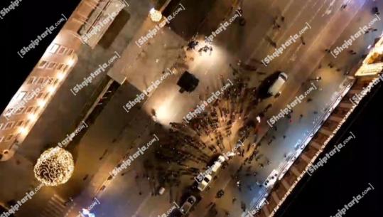 Pritet të nisë protesta e PD para Kryeministrisë, Berisha mezi mbledh një grusht militantësh! Lapaj i liron bulevardin 