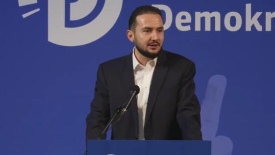 LIVE TV - Salianji takim me demokratë të Elbasanit, edhe mbledhja e tretë e ‘Foltores’ frekuentohet masivisht nga anëtarësia e PD